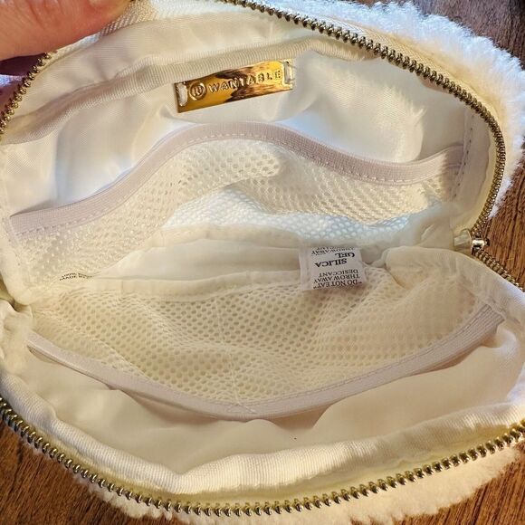 Wantable Ivory Sherpa Belt Bag Fanny NWOT - Picture 5 of 6